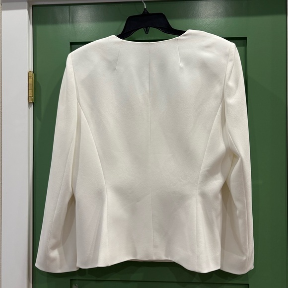 Preston & York White Blazer - Picture 9 of 12